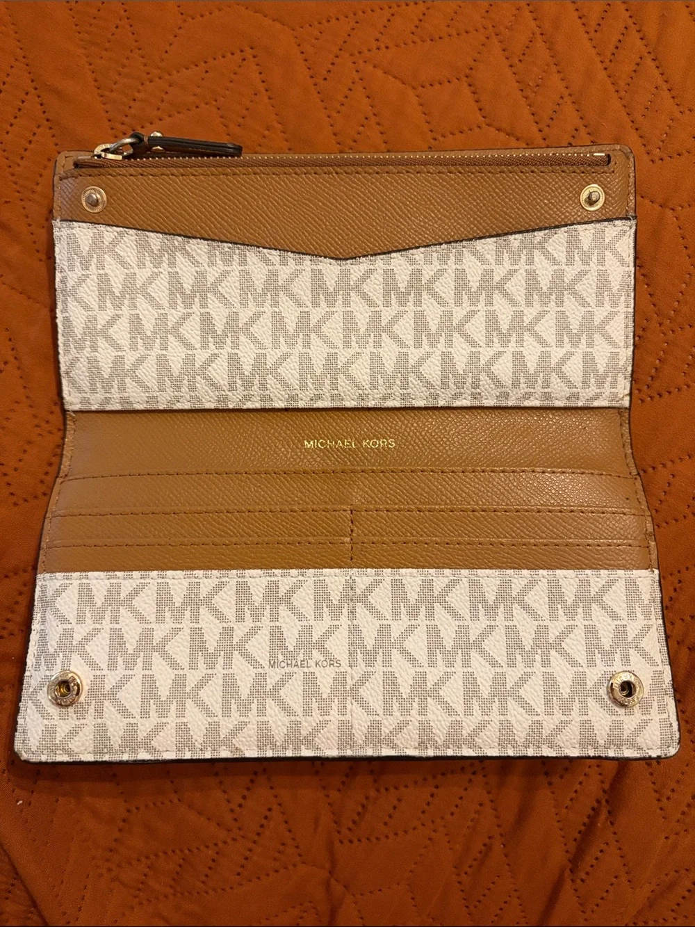 Michael Kors signature mk